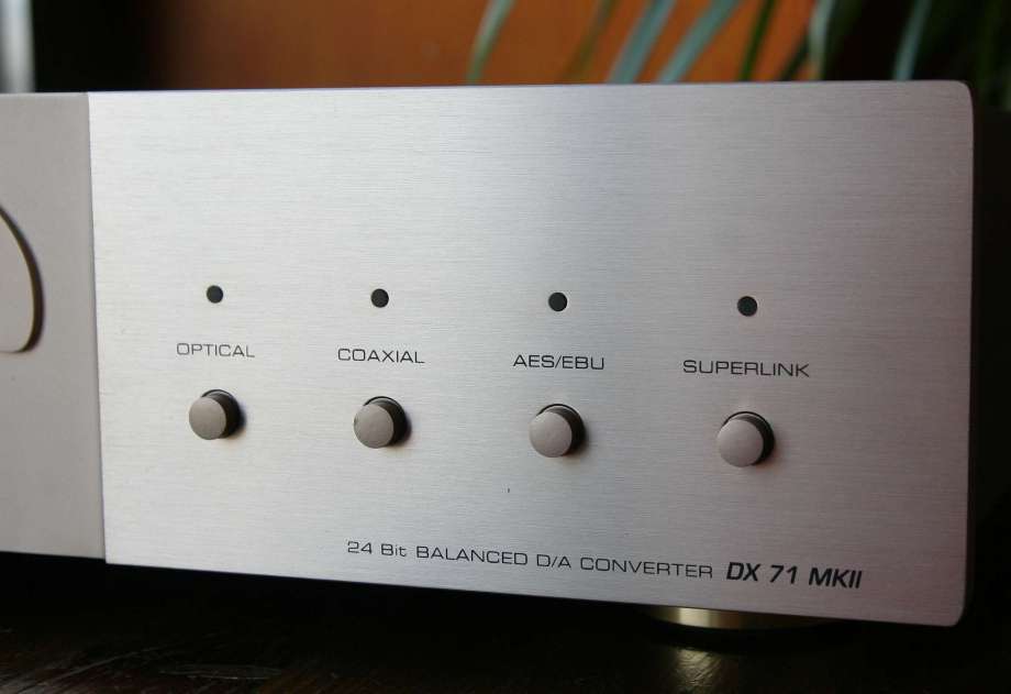 C.E.C DAC DX 71 MK2