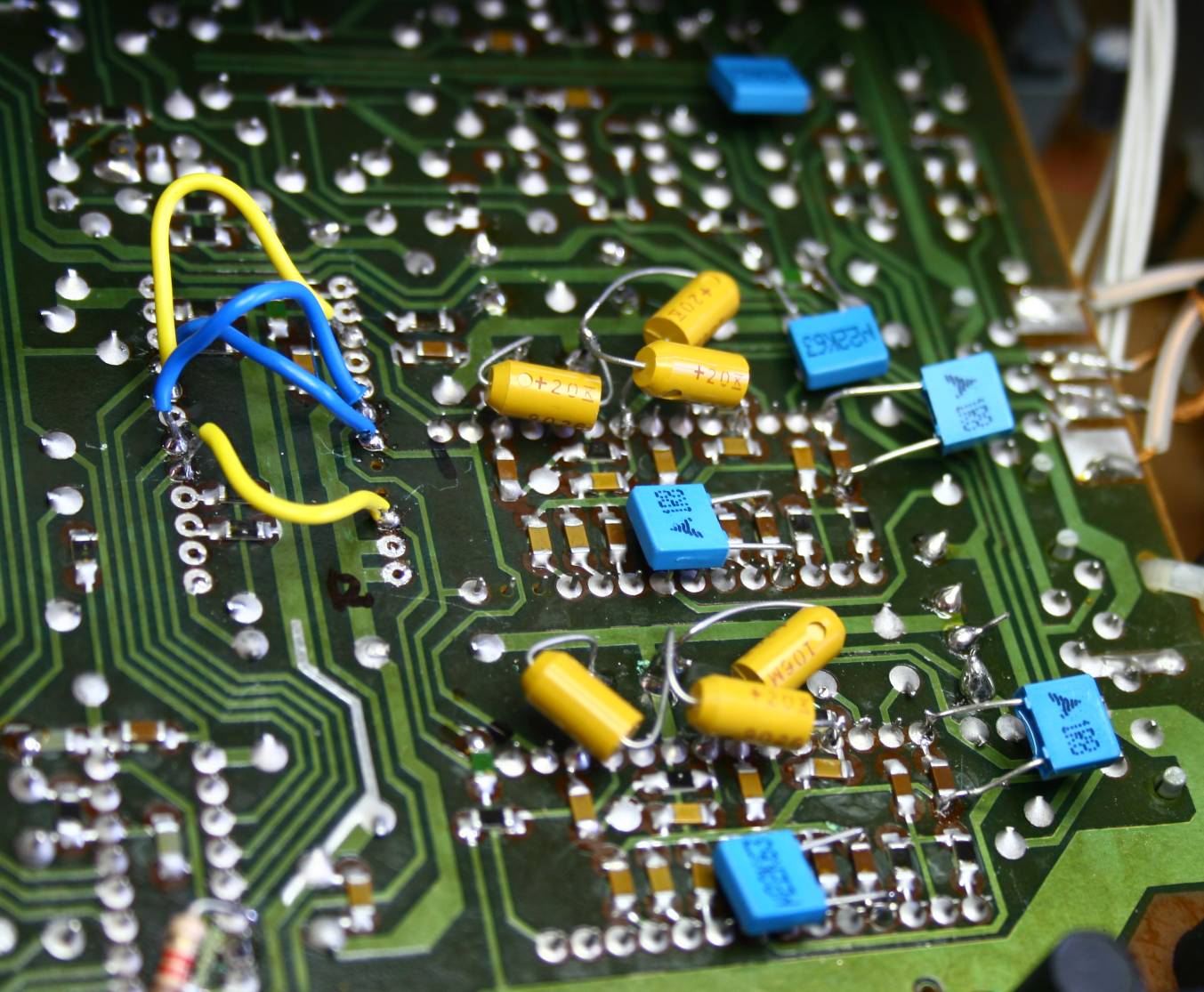 capacitors decoupling